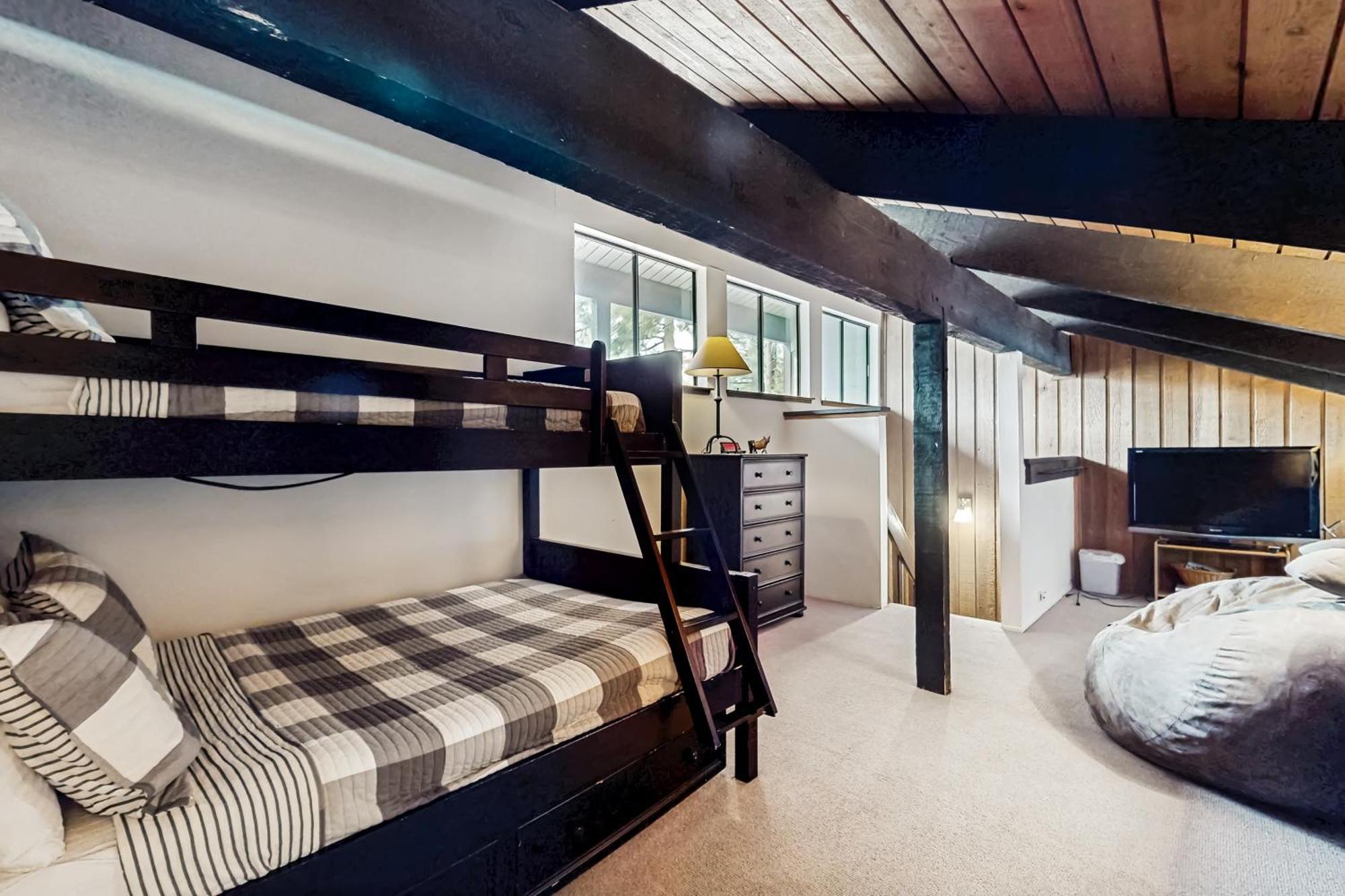 Sunshine Sanctuary * Mammoth Lakes